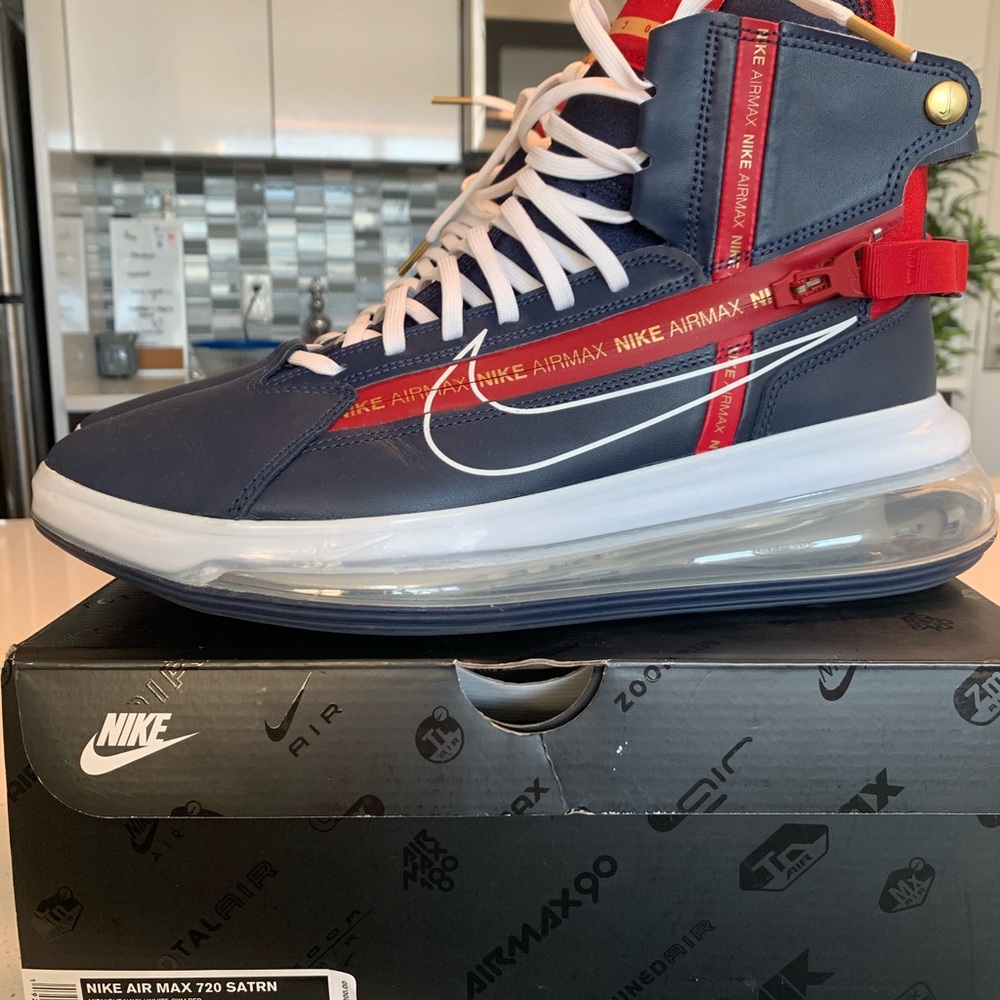 NIKE AIR MAX 720 SATRN - Picture 3 of 6
